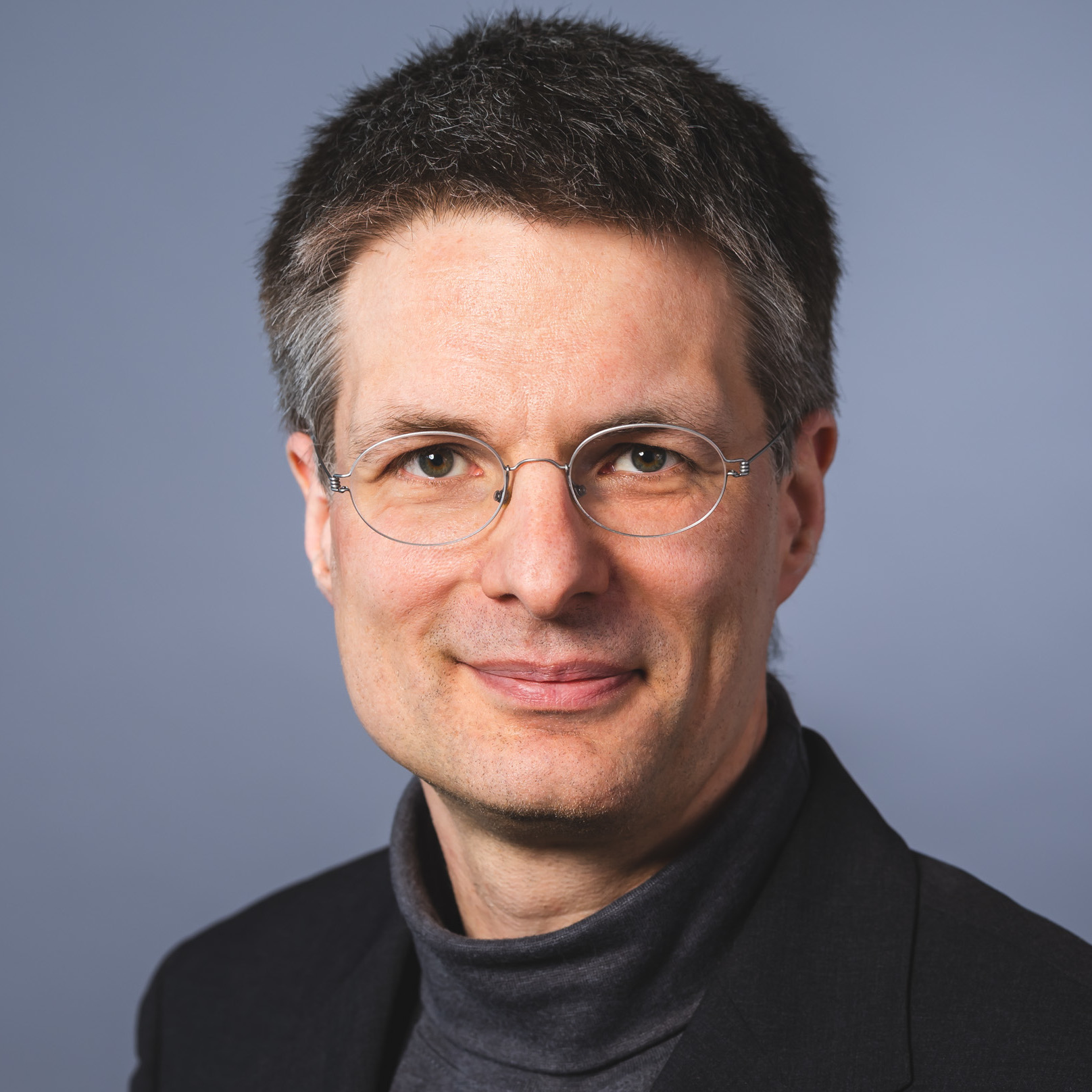 Dr. Oliver Bossert